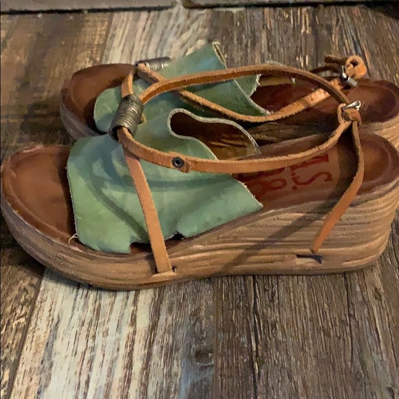 Sandals - Picture 3 of 7